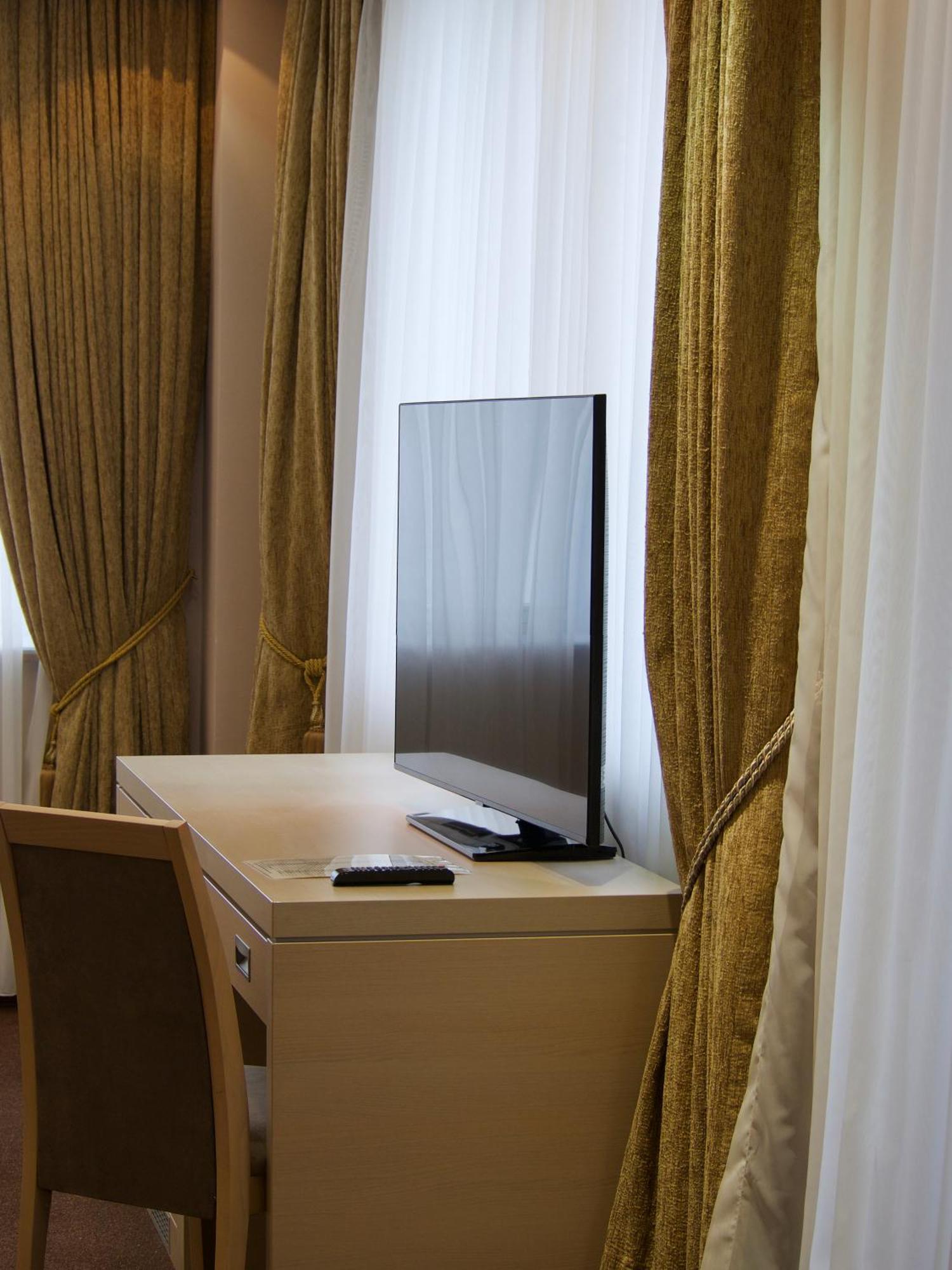Caspian Riviera Grand Palace Hotel Aqtau Esterno foto A television set