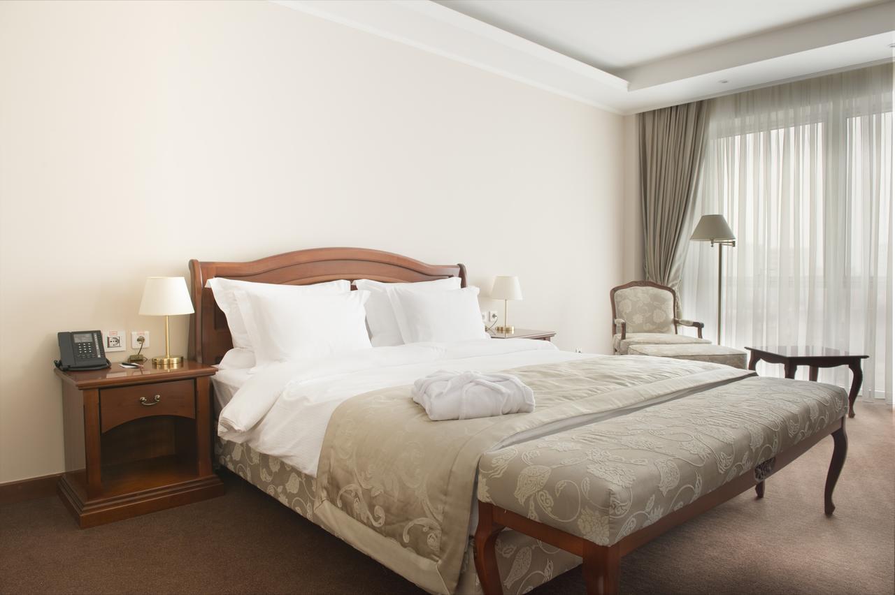 Caspian Riviera Grand Palace Hotel Aqtau Esterno foto