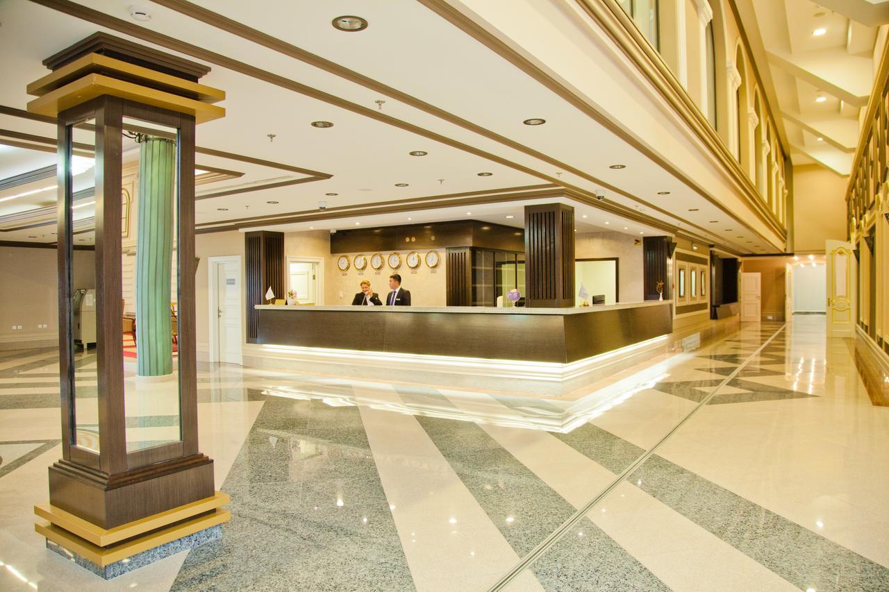 Caspian Riviera Grand Palace Hotel Aqtau Esterno foto Lobby